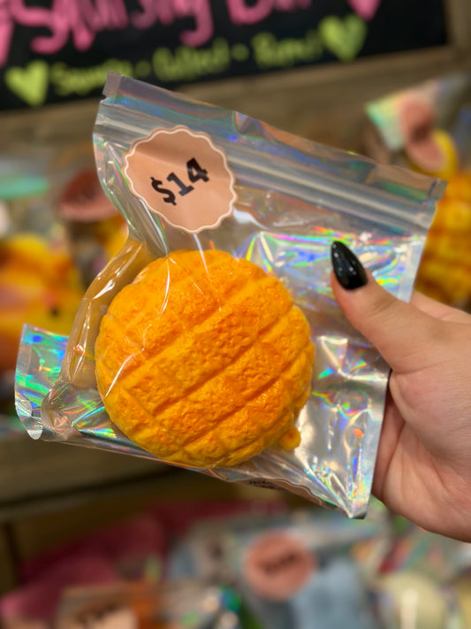 Crunchy Pineapple Bun