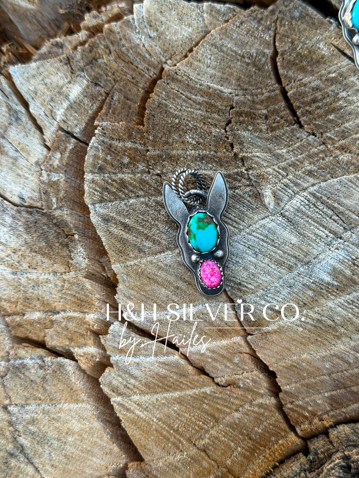 The Jolene Pendant
